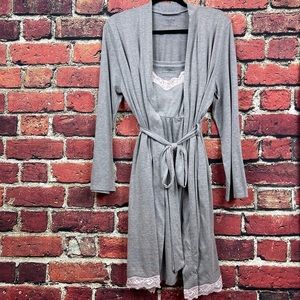 Motherhood Maternity Gown and Robe Set Size Large